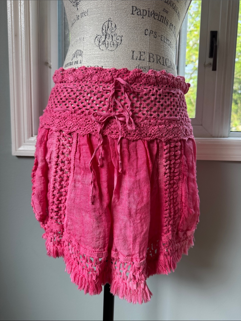 Sunday‎ St. Tropez crochet hot pink mini skirt small